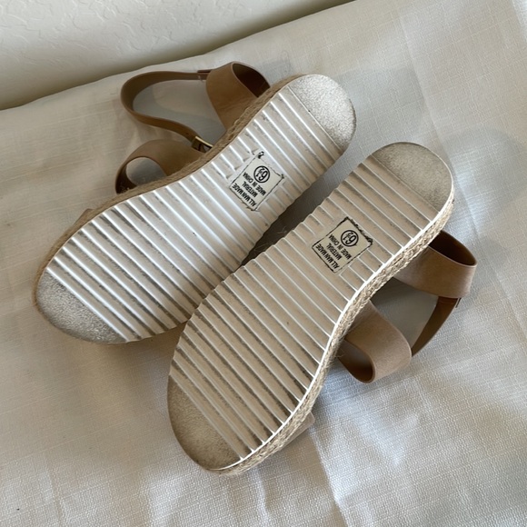 NUDE PLATFORM SANDALS  SODA SIZE 6.5 - Picture 7 of 8